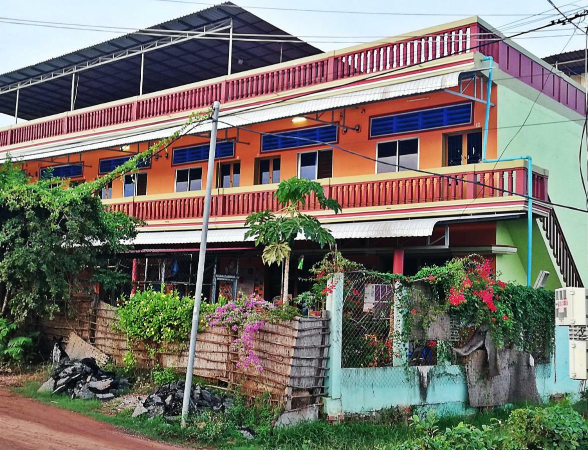 Nomads Guesthouse Kampot Exterior foto